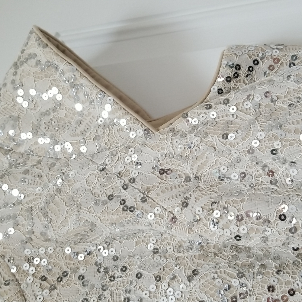 Womens dress - Picture 3 of 5